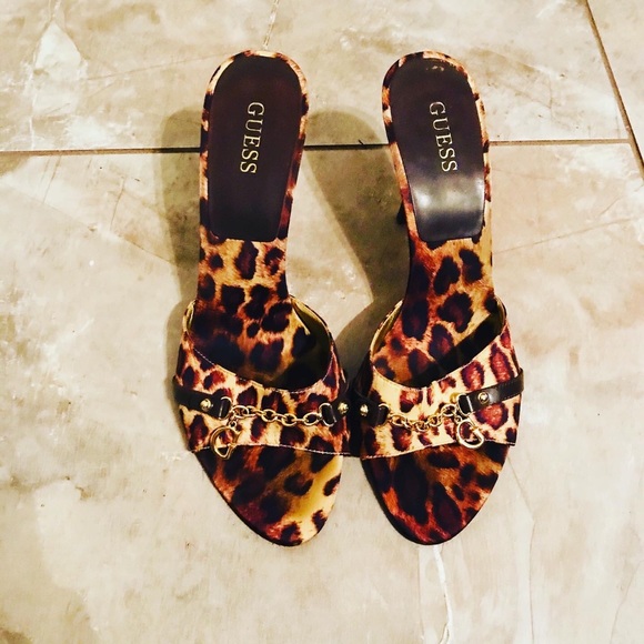 Guess Heels 👠 Size 7.5 Worn Once - Picture 2 of 2